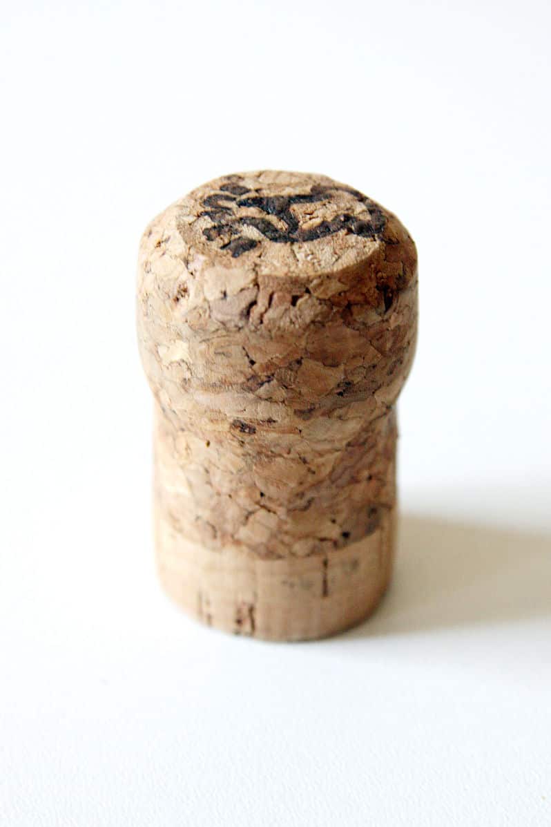 798px-Bouchon_champagne_neuf
